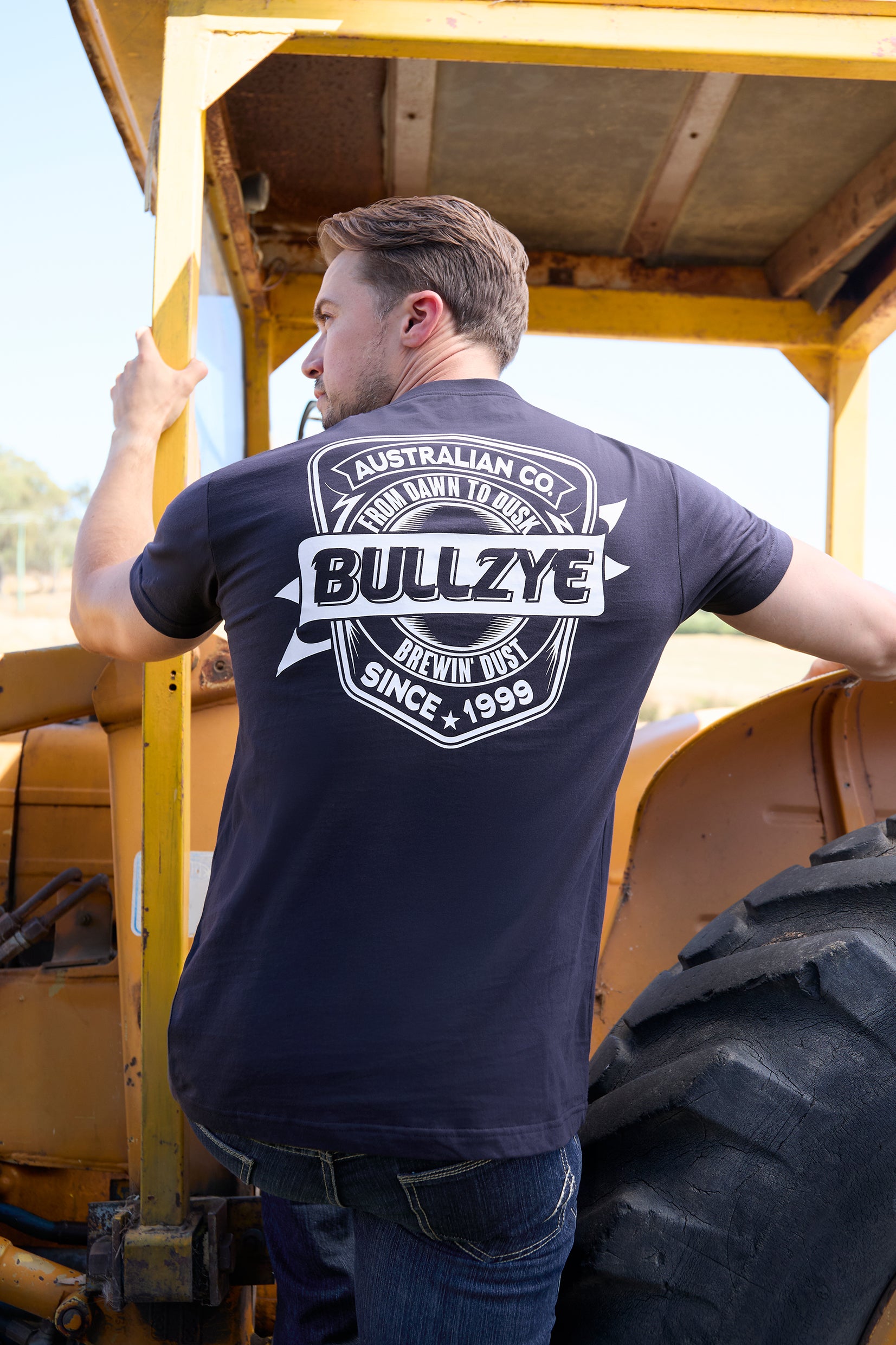 Bullzye Mens Brew S/S Tee (B6W1503507) Navy