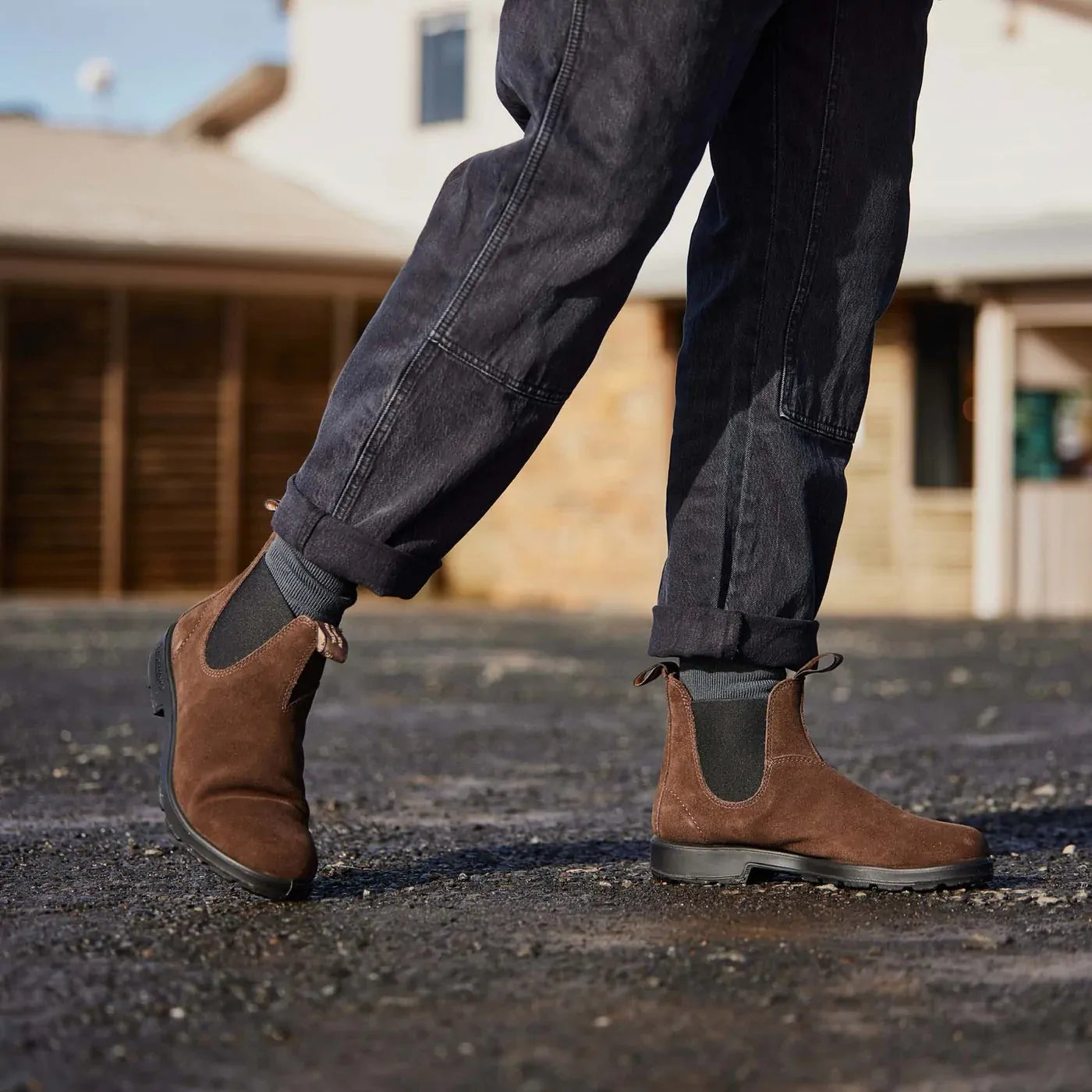 Blundstone Unisex Elastic Sided Boot (2410) Brown Suede [SD]