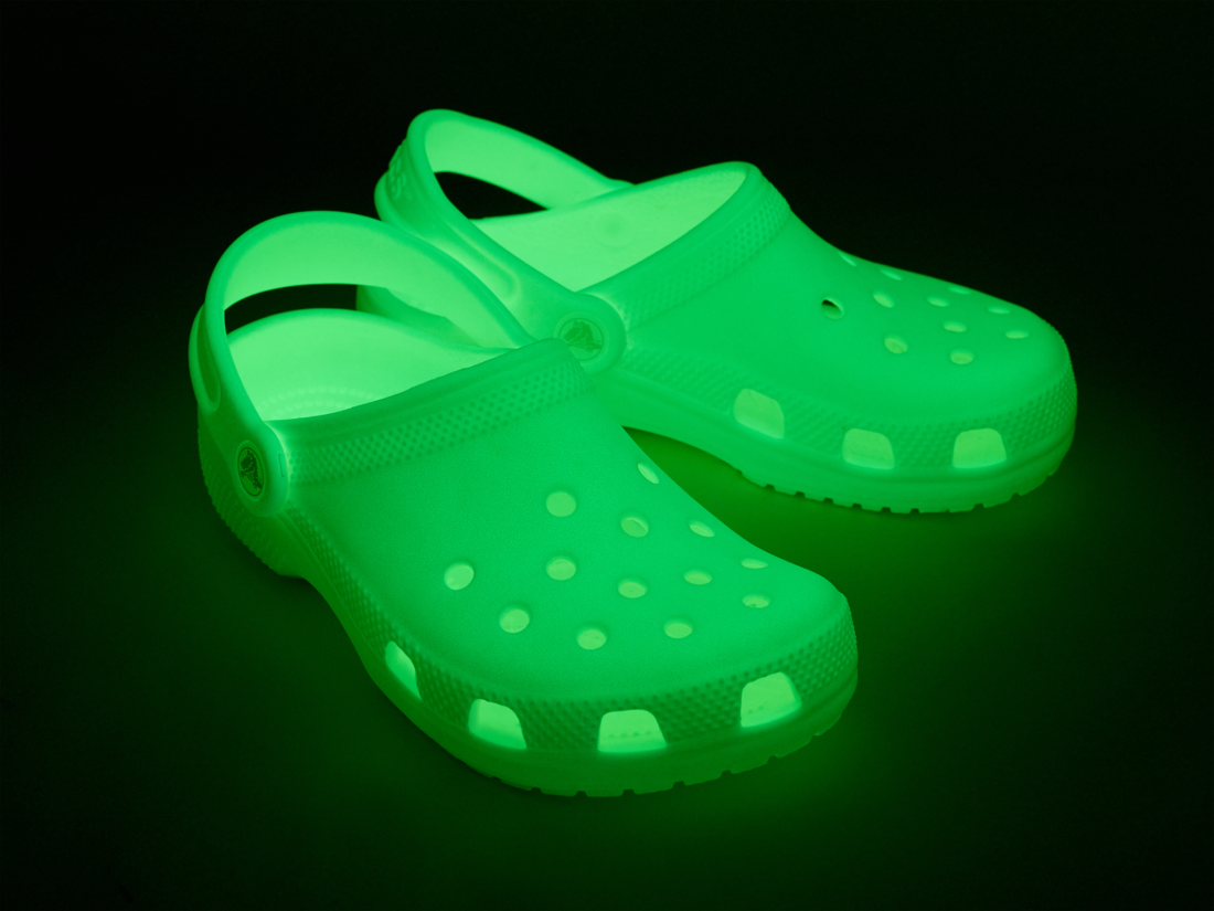 Crocs Childrens Classic Glow Clogs (211678-3VN) Glow Green