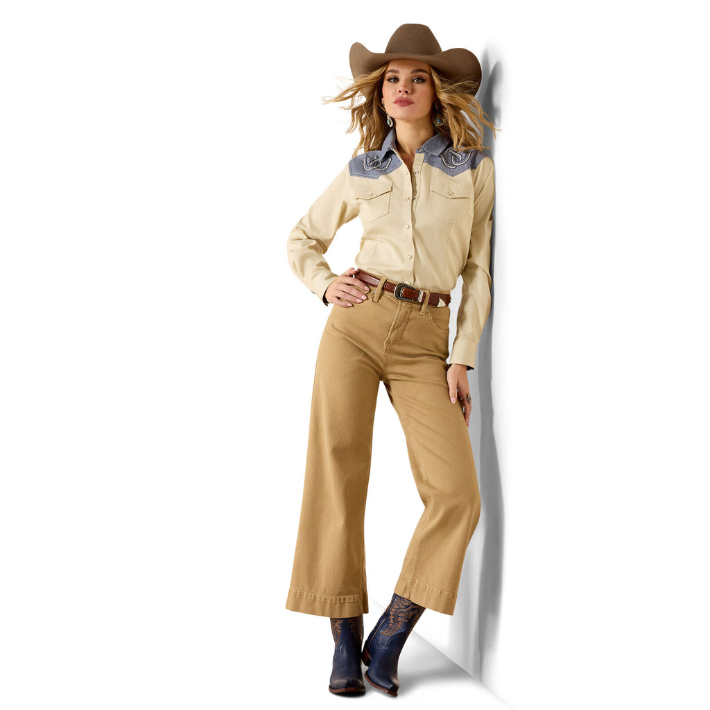 Ariat Womens Horseshoe Western Snap L/S Shirt (10071104) Summer Sand/Chambray