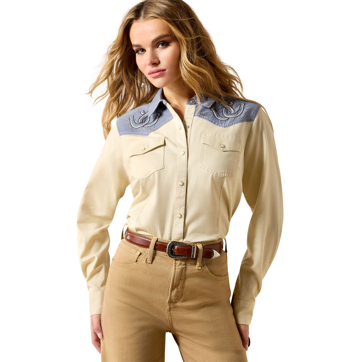 Ariat Womens Horseshoe Western Snap L/S Shirt (10071104) Summer Sand/Chambray