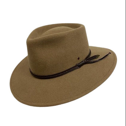 A 3-4 front view of a Statesman Unisex Barossa Wool Felt Hat (S2276776) in the sand colour with a brown leather band on a white background.